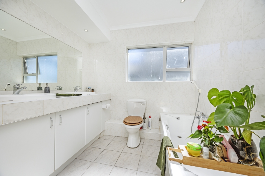 3 Bedroom Property for Sale in Door De Kraal Western Cape